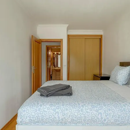 2-bed Vialonga Vista * Lisboa